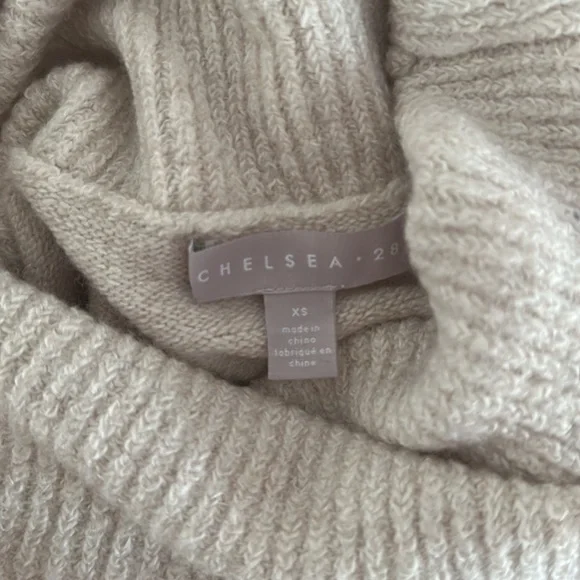 Chelsea28 Women’s Beige Oatmeal Light Heather Cowl Neck Pullover Sweater - Picture 6 of 12